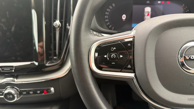 Volvo Xc60 2.0 B4P Plus Dark 5dr Geartronic Petrol Estate